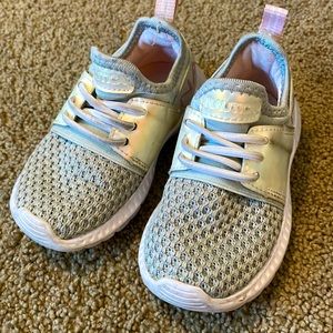 Little girls Nautica gray & pink tennis shoes